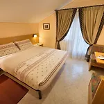 Hotell Garni Oasi 3*