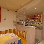 Garni Oasi Hotell 3*