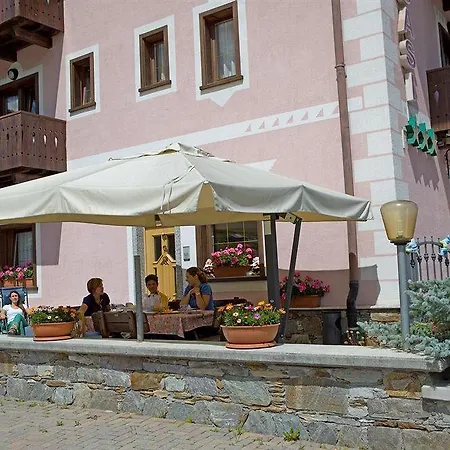 فندق Garni Oasi 3*