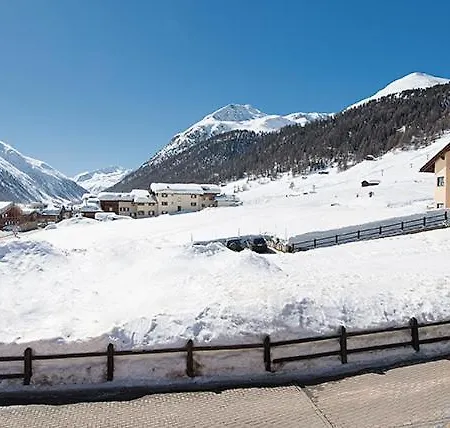 فندق Garni Oasi 3*