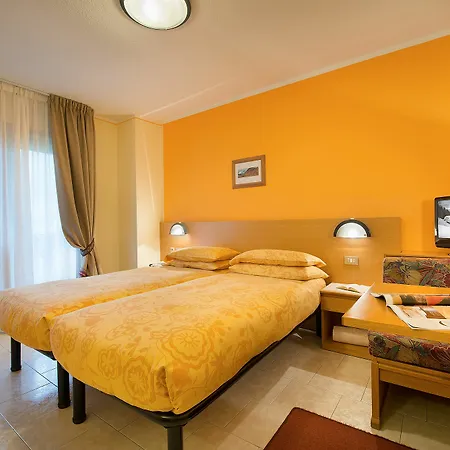 فندق Garni Oasi 3*